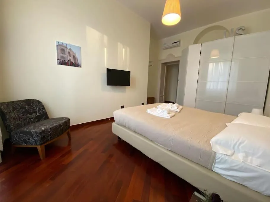 Casa Delle 5 Giornate Di Milano Lägenhet